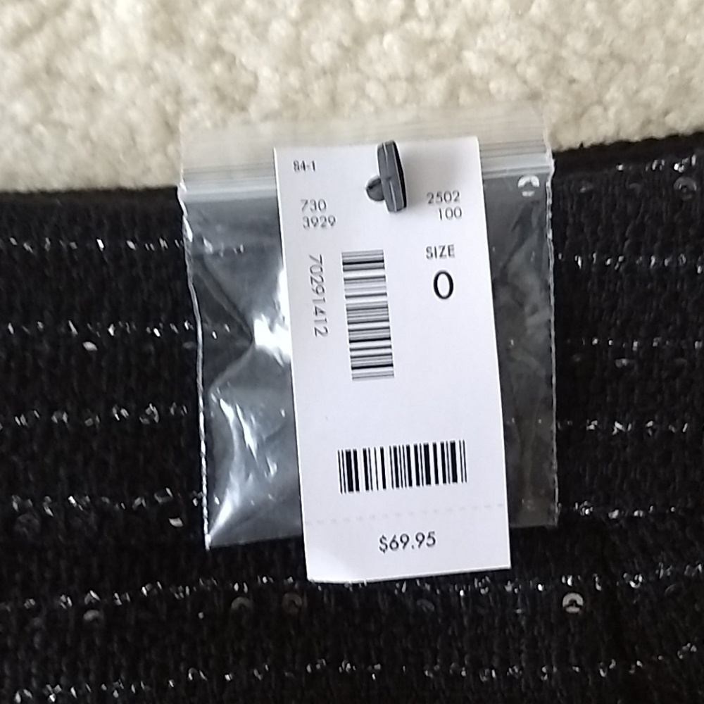 Limited Skirt - Picture 5 of 8